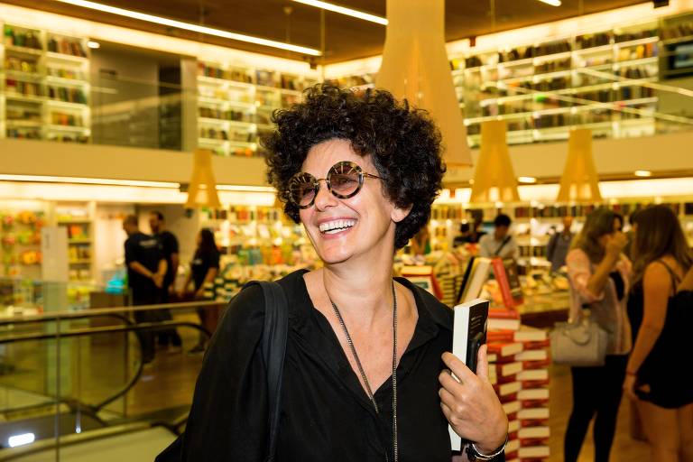 A diretora Paula Trabulsi no lançamento do livro "Direto de Washington", na segunda (9)