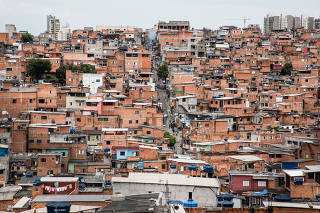 Vista da residências na comunidade de Paraisópolis, na zona sul de São Paulo (SP)