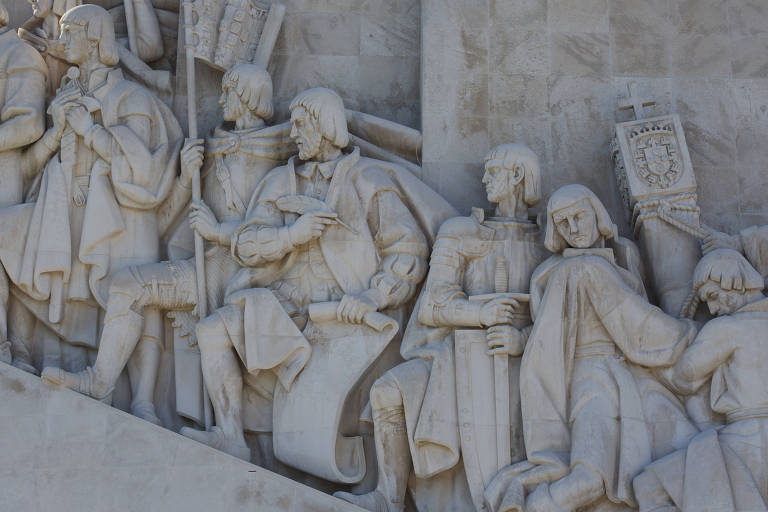 Detalhe do Monumento aos Descobrimentos, referência às grandes navegações portuguesas, na região do Belém, em Lisboa