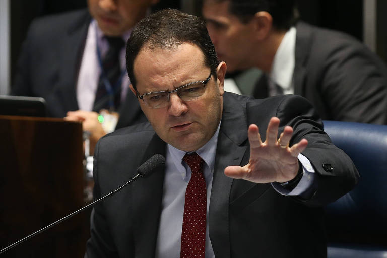 Ex-ministro da Economia Nelson Barbosa fala em sessão do Senado Federal que julgou impeachment de Dilma Rousseff devido às chamadas pedaladas fiscais