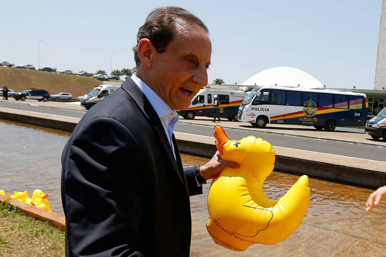 O presidente da Fiesp, Paulo Skaf, em campanha da federação em Brasília, em 2015
