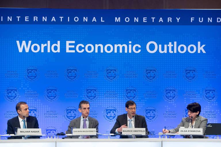 Porta-vozes durante durante Spring Meetings do FMI e do Banco Mundial em Washington