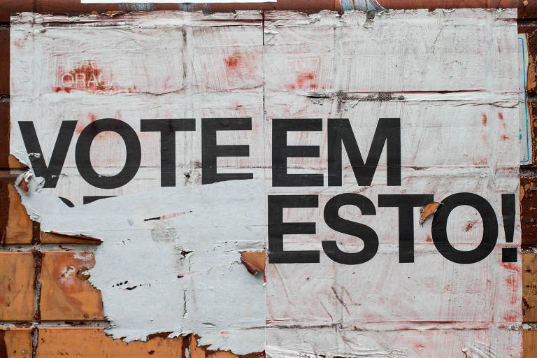 O modo paulistano de se expressar em português escrito nas ruas, em placas, anúncios, muros e grafites 