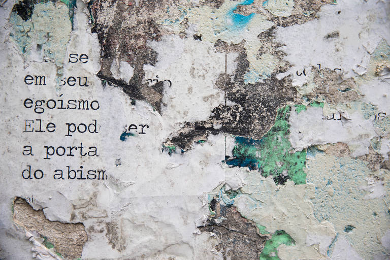 O modo paulistano de se expressar em português escrito nas ruas, em placas, anúncios, muros e grafites 