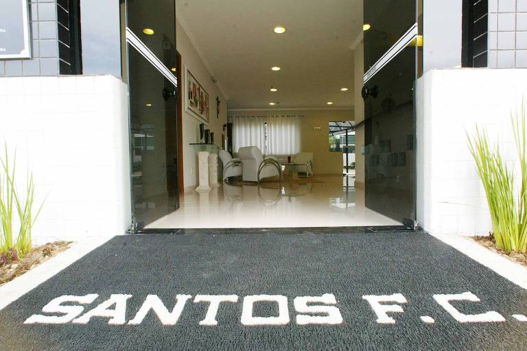 Entrada do hotel Recanto dos Alvinegros, usado como concentração do Santos, dentro do CT Rei Pelé