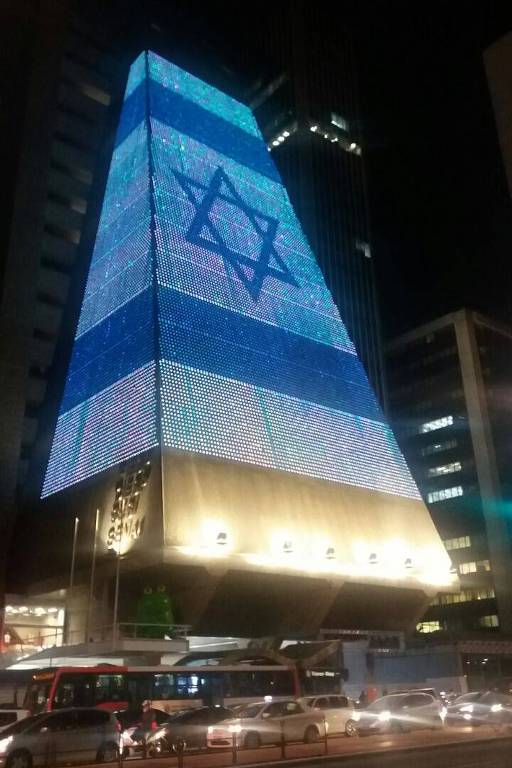 Fiesp projeta bandeira de Israel em homenagem ao aniversário do Estado judeu
