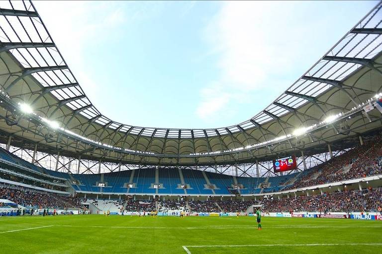 Primeiro jogo-teste no estádio de Volgogrado da Copa do Mundo