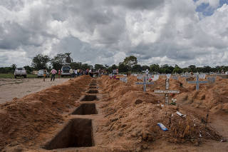 Vítimas de matança em fazenda são enterradas em Redenção/PA
