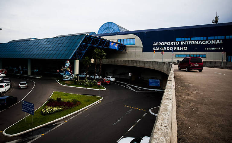 Terminal 1 do aeroporto internacional Salgado Filho, em Porto Alegre (RS)