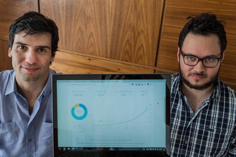 No setor de investimentos, as fintechs ajudaram a dar mais autonomia para pequenos investidores conseguirem planejar e diversificar suas aplicações, muitas vezes com procedimentos totalmente online. Luciano Tavares e Fabiano Beselga criaram a Magnetis, que atua no ramo