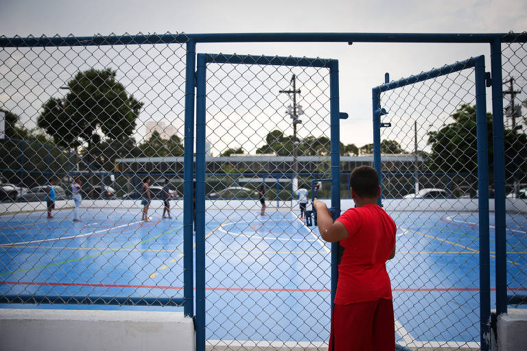 DEPOIS: com quadra e parque, praça Princesa Isabel renasce com esporte e crianças após se tornar o centro da cracolândia no ano passado