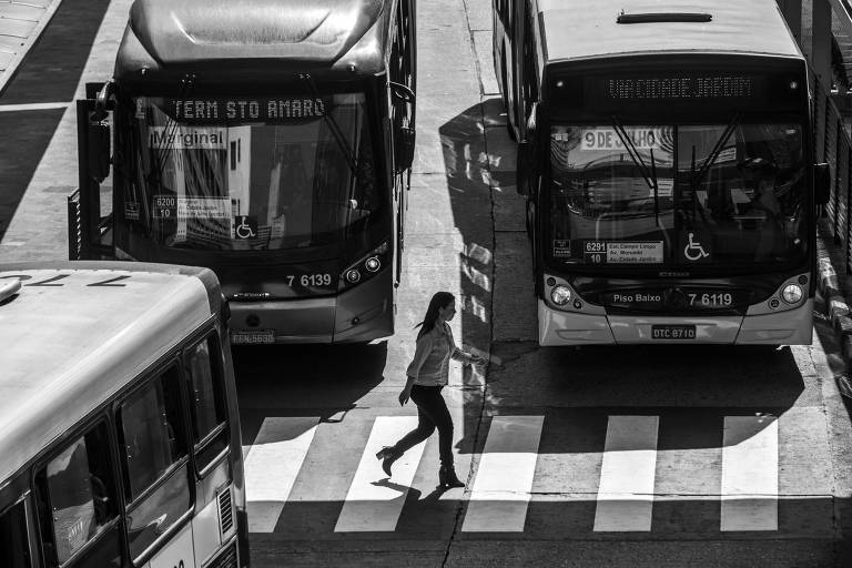 Ônibus no Terminal Bandeira, no centro paulistano