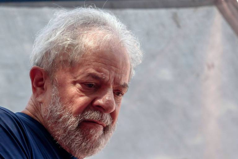 Ex-presidente Lula em evento em homenagem à ex-primeira-dama Marisa Letícia, um pouco antes de se entregar à PF