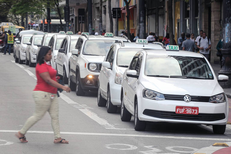 App obrigatório da Prefeitura de SP vira alvo de taxistas por multa de até R$ 500 mil