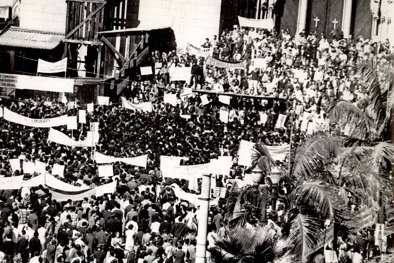 1968: Ovos e pedras são atirados contra governador de SP no Dia do Trabalho