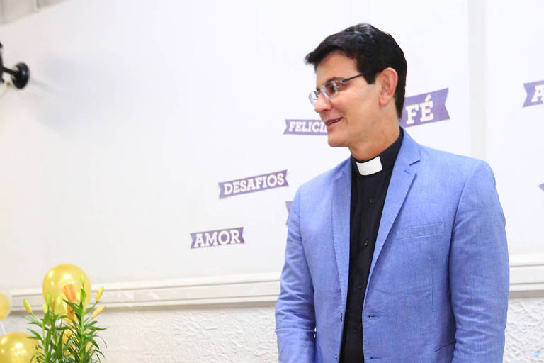 Padre Reginaldo Manzotti comemora aniversário de 49 anos 