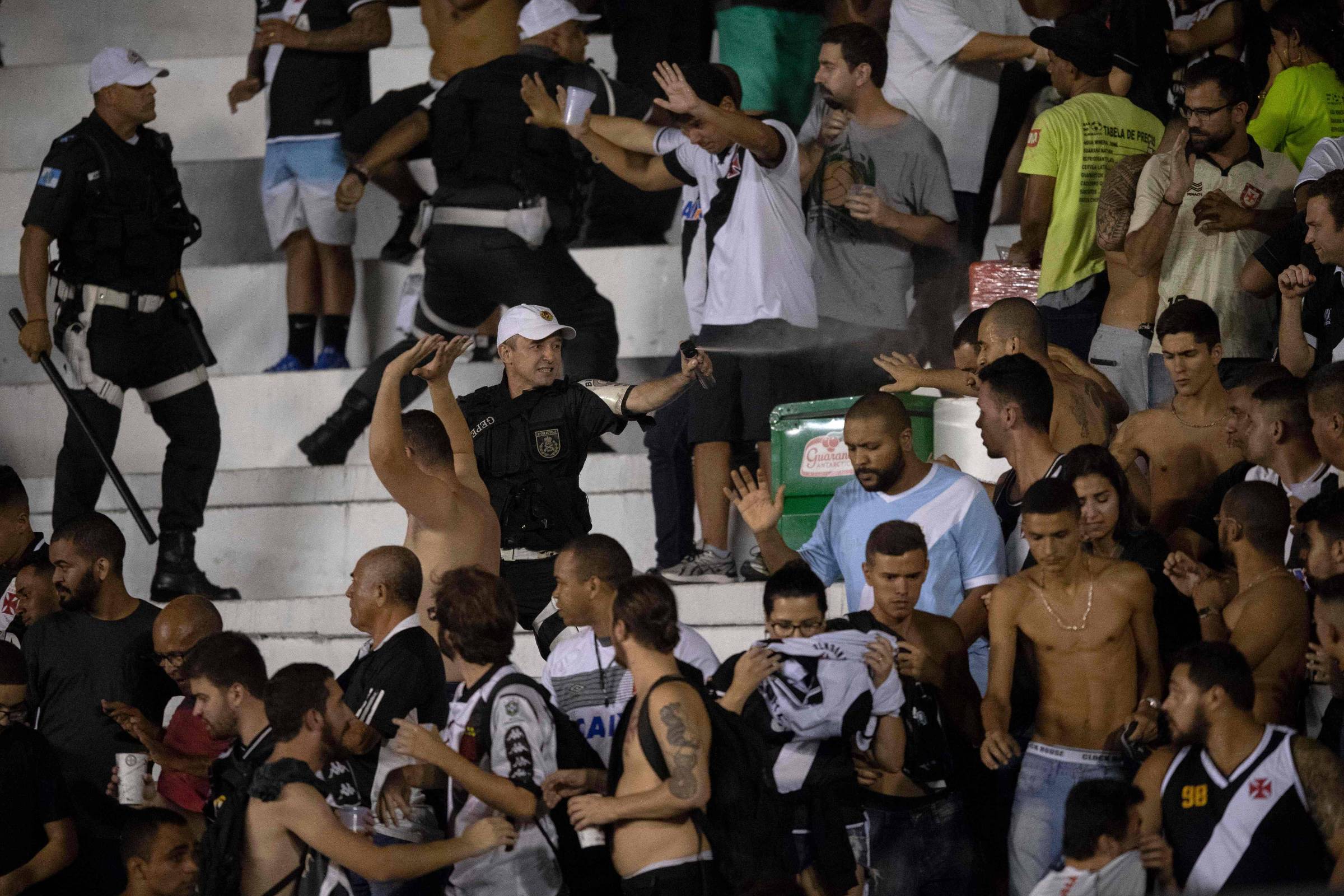 Vasco é punido e jogo contra Cruzeiro, em São Januário, será sem torcida