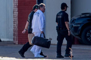Geddel Vieira Lima desembarca do avião da Polícia Federal