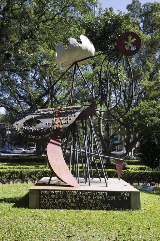 Escultura de Flávio de Carvalho (1899-1973)