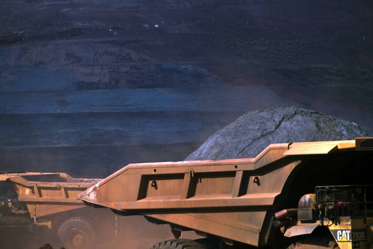 Caminhões carregados de minério de ferro: Vale terá mais peso que Itaú no Ibovespa