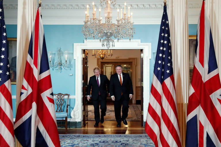 O ministro de Relações Exteriores britânico, Boris Johnson (esq.), durante encontro com o secretário de Estado dos EUA, Mike Pompeo, em Washington 