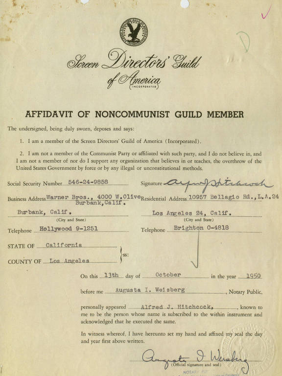 Declaração em que Alfred Hitchcock garante não ser membro do Partido Comunista