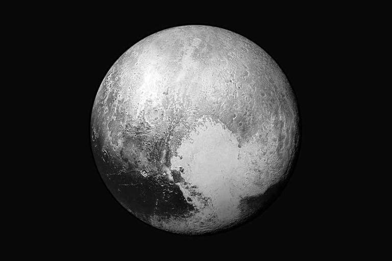 Imagem de Plutão feita pela New Horizons, em 2015