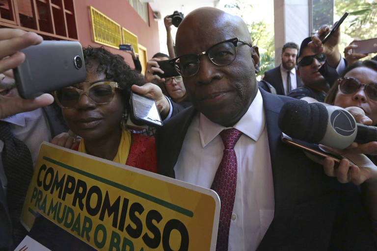 O ministro aposentado do STF  Joaquim Barbosa, que desistiu da candidatura à Presidência