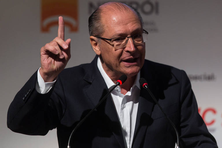 Presidenciável Geraldo Alckmin, durante encontro da Frente Nacional de Prefeitos em Niterói (RJ) nesta quarta (9)