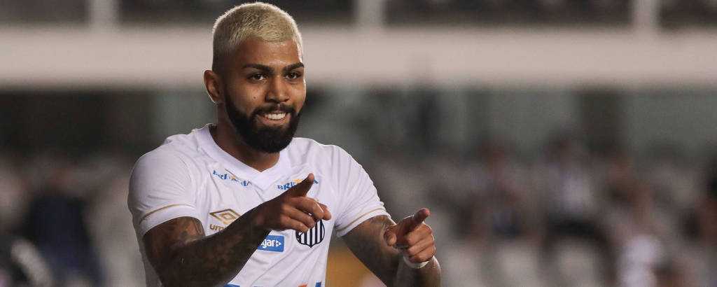 Gabriel marcou dois gols na vitória do Santos sobre o Paraná