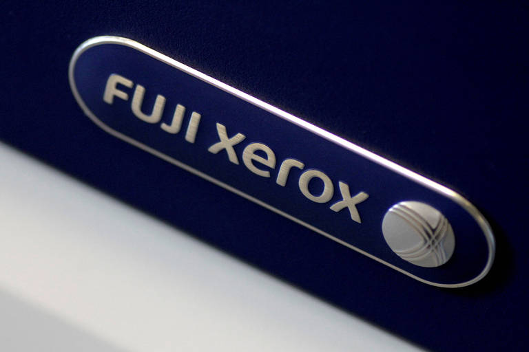 Logo da Fuji Xerox em fotocopiadora