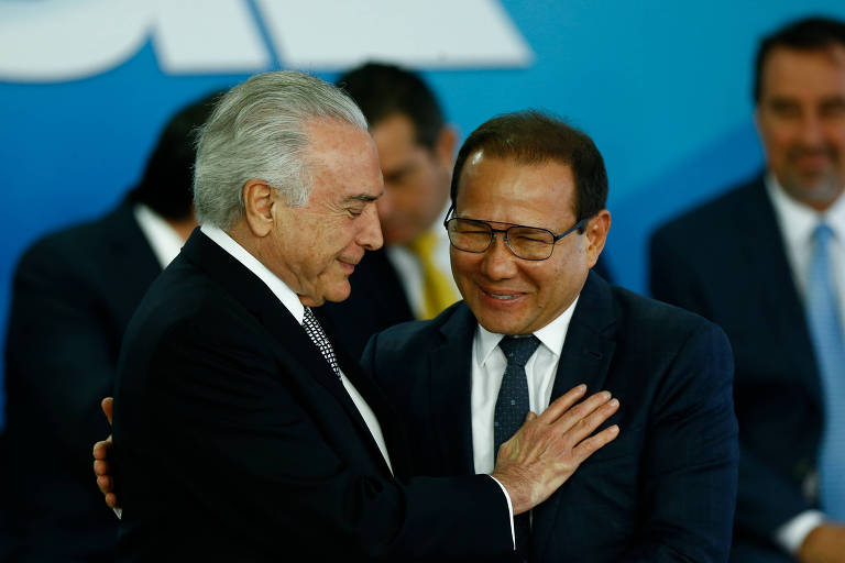 Nelson de Souza, então vice-presidente de Habitação da Caixa, assumiu a presidência do banco no lugar de Occhi, posto que comandou até o fim do mandato de Temer