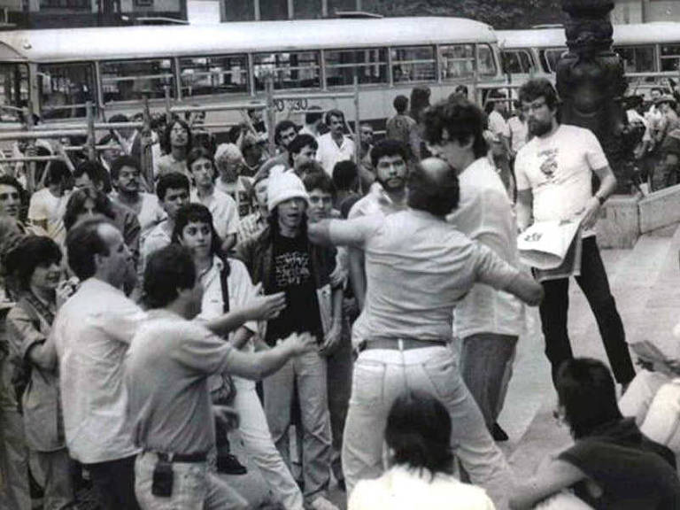 Em 1986, polícia usou força para acabar com Comício da Maconha em SP