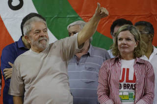 O ex-presidente Lula participa do 6º Congresso Estadual da Central de Movimentos Populares