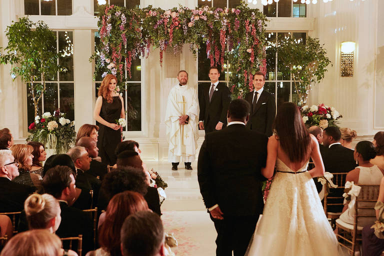 O casamento de Rachel Zane (Meghan Markle) e Mike Ross (Patrick J. Adams) em "Suits"