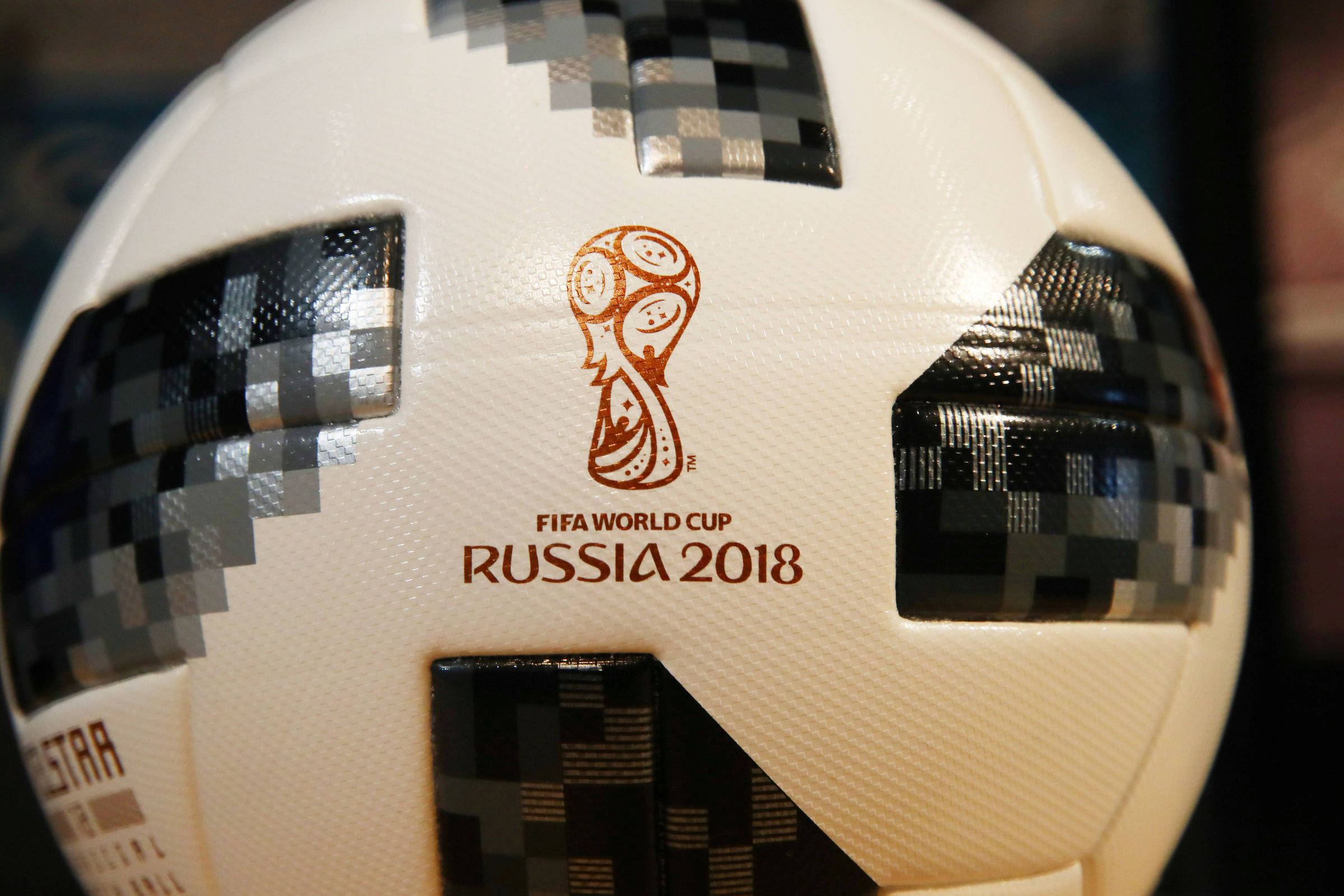 A Telstar-18, bola que será utilizada na Copa do Mundo da Rússia