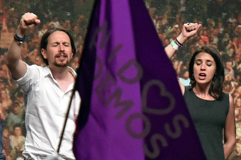 O casal Pablo Iglesias (à esquerda) e Irene Montero, líderes do grupo espanhol Podemos