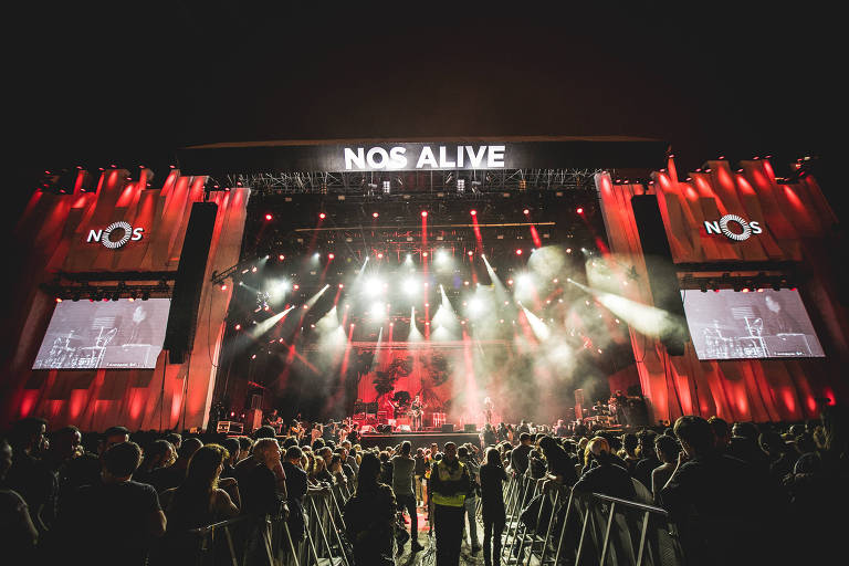 Público no NOS Alive, em Lisboa, em 2017; Portugal tem boom de festivais musicais