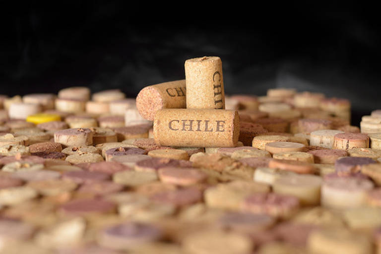 Rolhas de vinho do Chile, país escolhido como destino para vinho pelos paulistanos ouvidos pelo Datafolha