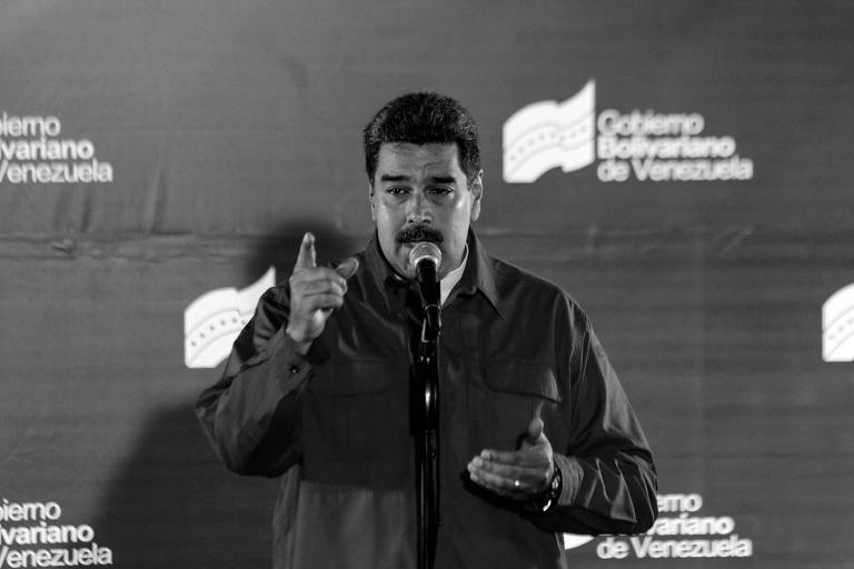 Nicolás Maduro discursa após votar em Caracas, na Venezuela