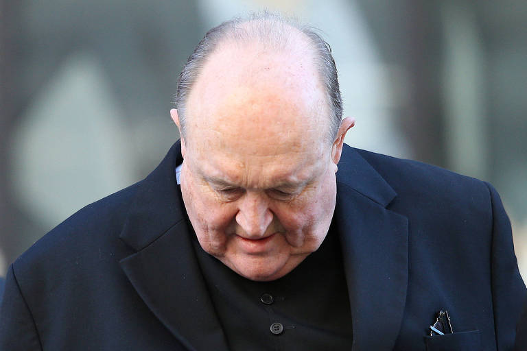 O religioso Philip Wilson chega a corte australiana em maio, quando foi considerado culpado de acobertar os casos de abuso