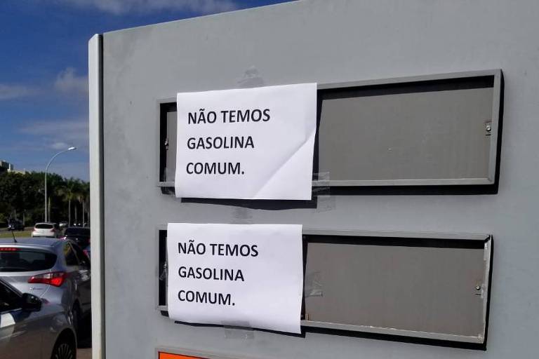 Posto em Brasília avisa que acabou a gasolina