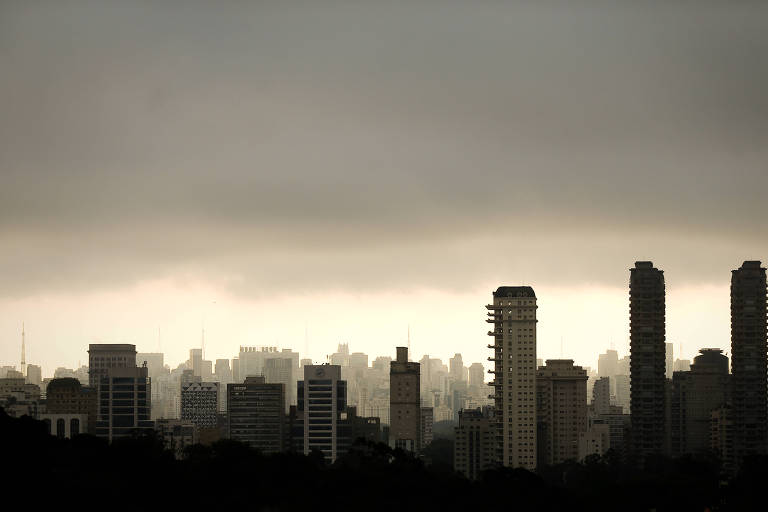 São Paulo, uma das maiores aglomerações urbanas do mundo, vista a partir do bairro do Morumbi (zona oeste)