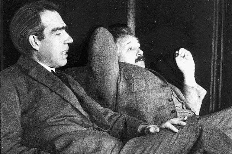 Niels Bohr e Albert Einstein em 1925