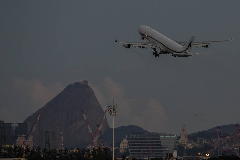 Avião decola no Rio de Janeiro