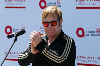 Cantor Elton John durante evento em Kiev, na Ucrânia
