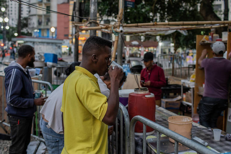 Desabastecimento esvazia acampamento de vítimas de incêndio em São Paulo