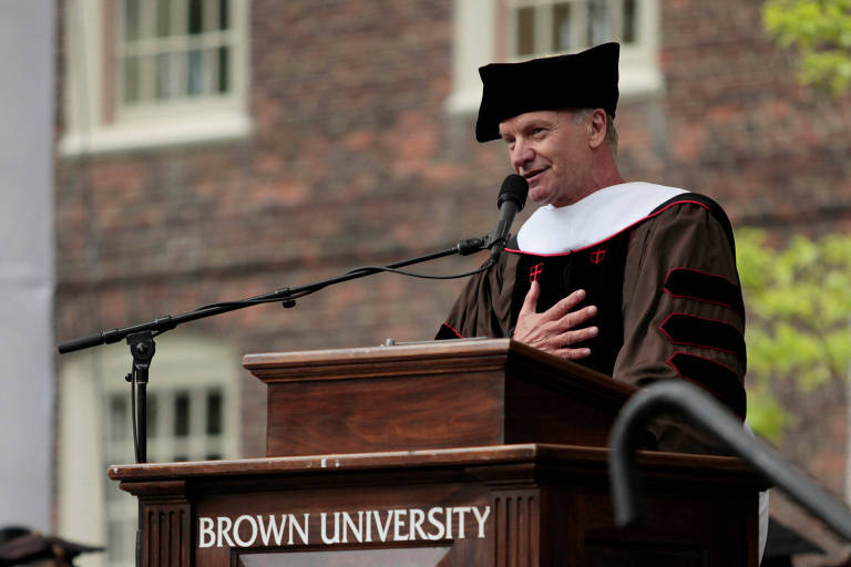 Sting recebe título honorário e canta na Universidade Brown 