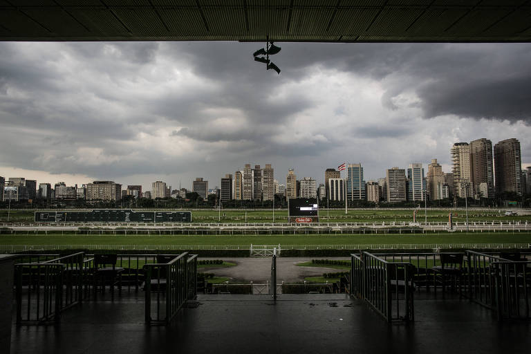 Pista de provas do Jockey Club de São Paulo, que passa por grave crise financeira