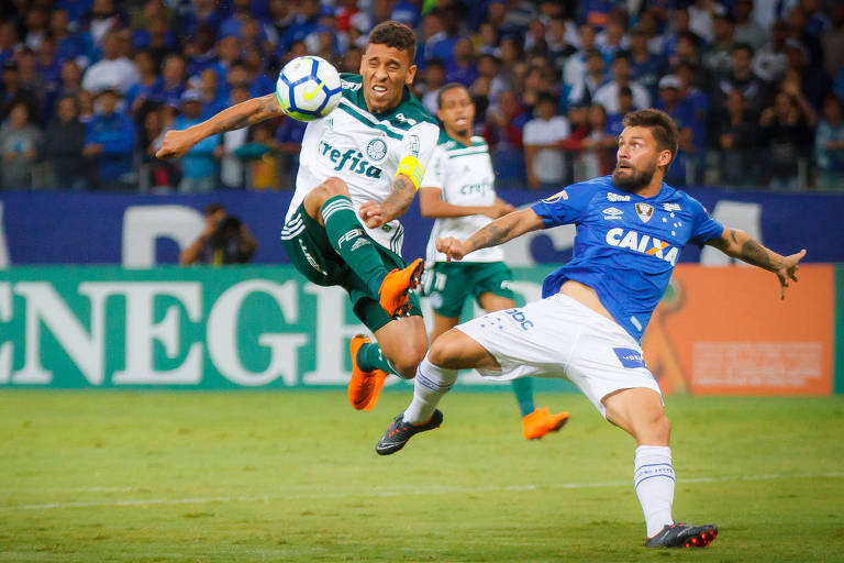 Lance do jogo entre Palmeiras e Cruzeiro em Belo Horizonte